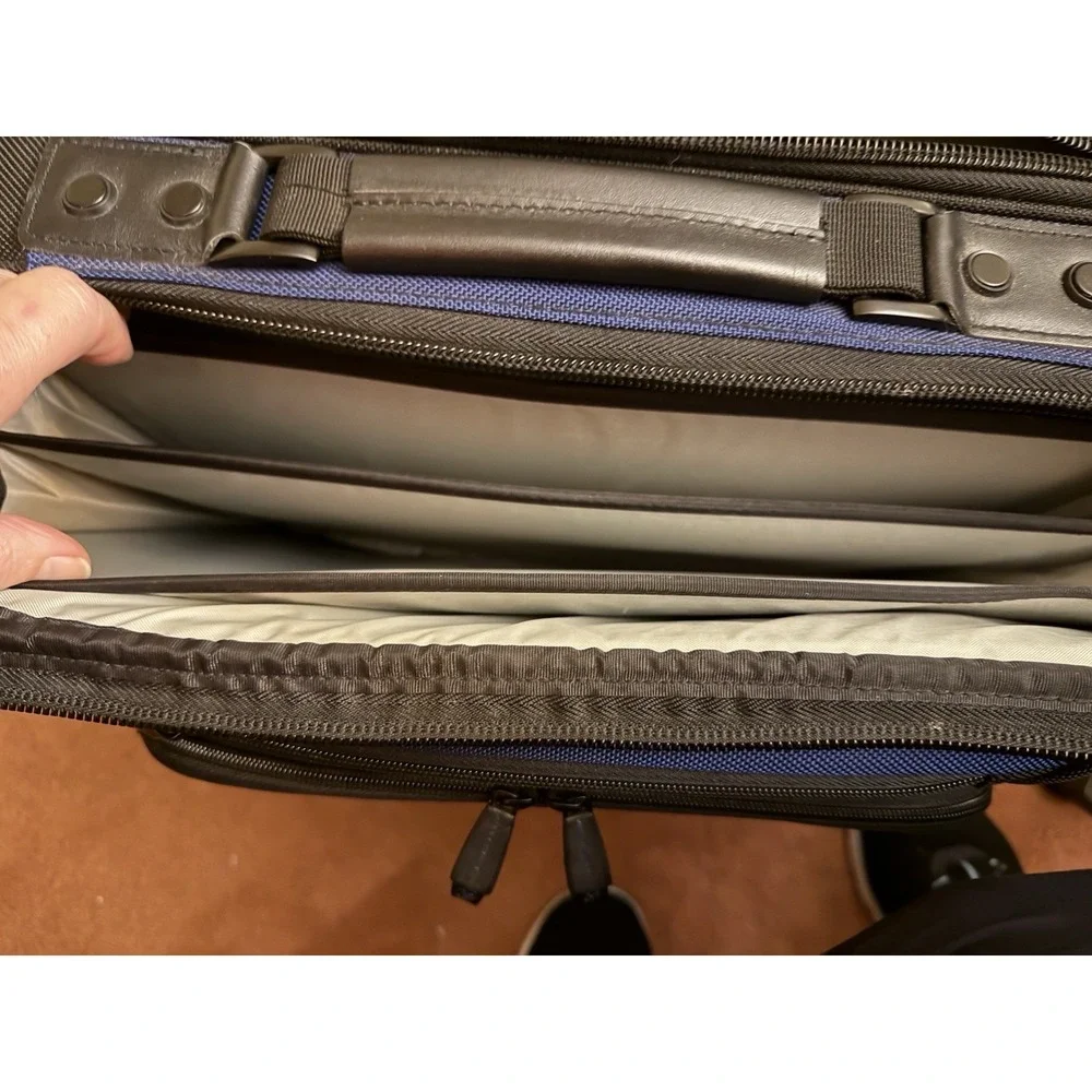 Rolling Laptop/Briefcase by Relax The Back - NEW